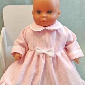 poupon 30 cm avec chemise de nuit