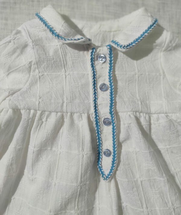 patte de boutonnage chemise de nuit poupon