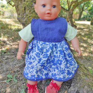 Patron pour la petite robe bleue du poupon 42 cm