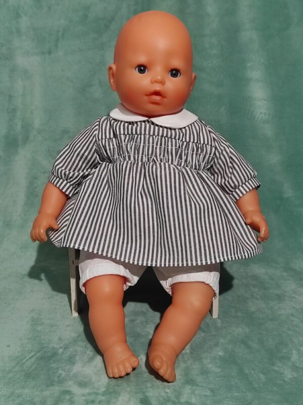 Blouse à smocks et bloomer pour le poupon 42 cm