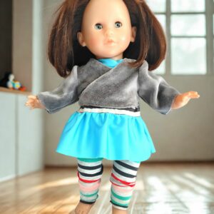 Tenue de danse moderne sur la poupée de 36 cm